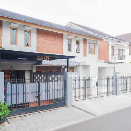 OYO2196 Ss家园酒店 雅加达 外观 照片